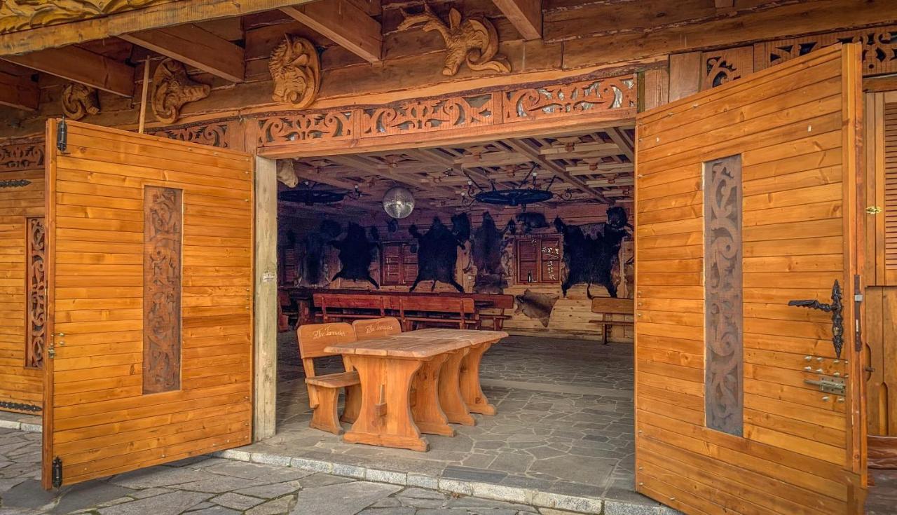 Palac Tarnowskich Ostrowiec Swietokrzyski Bagian luar foto