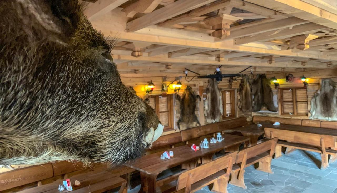 Palac Tarnowskich Ostrowiec Swietokrzyski Bagian luar foto